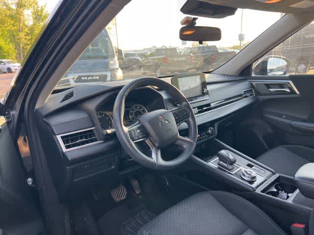 2022 Mitsubishi Outlander ES
