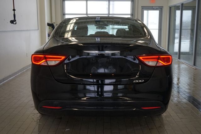 2015 Chrysler 200 LX