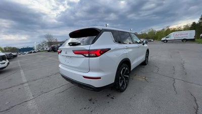 2022 Mitsubishi Outlander ES