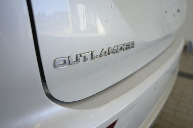 2022 Mitsubishi Outlander SE