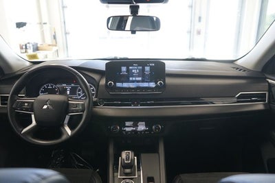2022 Mitsubishi Outlander SE