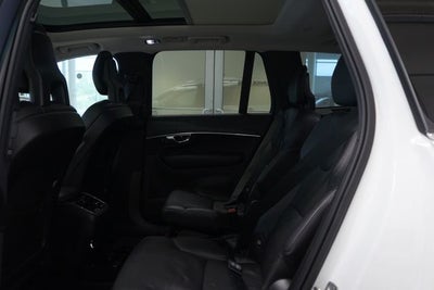 2020 Volvo XC90 T6 Momentum