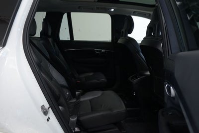 2020 Volvo XC90 T6 Momentum