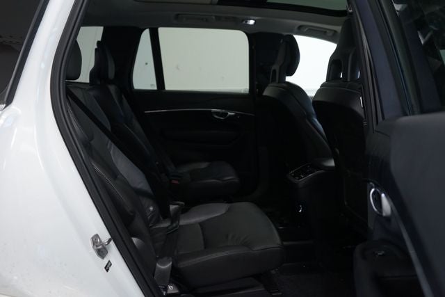 2020 Volvo XC90 T6 Momentum