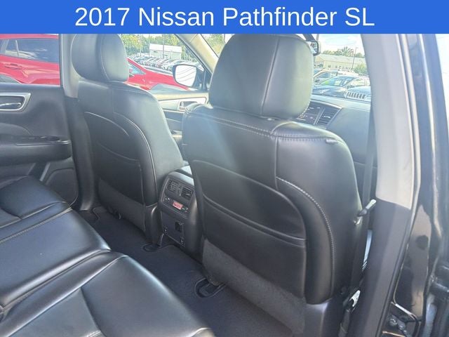 2017 Nissan Pathfinder SL