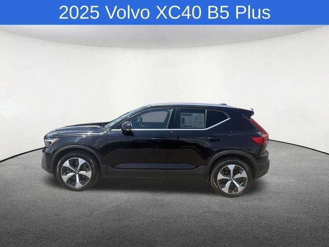 2025 Volvo XC40 B5 Plus Bright Theme