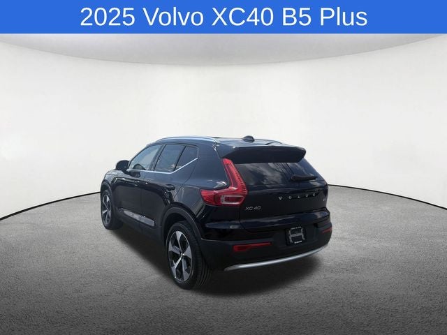 2025 Volvo XC40 B5 Plus Bright Theme