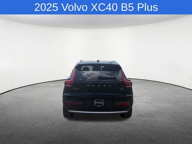 2025 Volvo XC40 B5 Plus Bright Theme