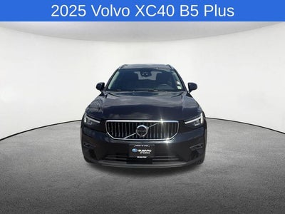 2025 Volvo XC40 B5 Plus Bright Theme