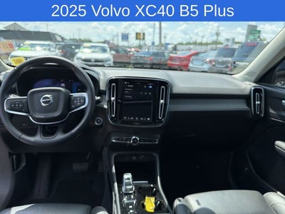 2025 Volvo XC40 B5 Plus Bright Theme