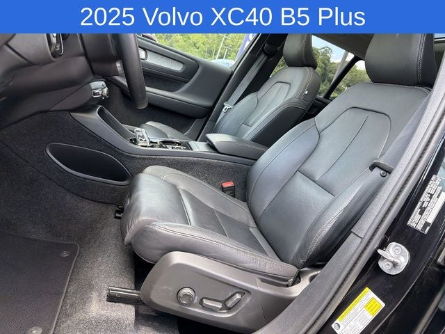 2025 Volvo XC40 B5 Plus Bright Theme
