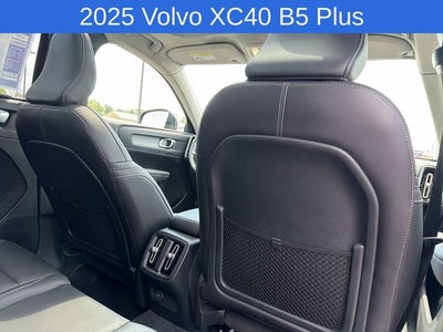 2025 Volvo XC40 B5 Plus Bright Theme