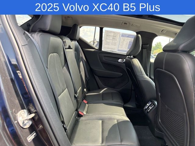2025 Volvo XC40 B5 Plus Bright Theme