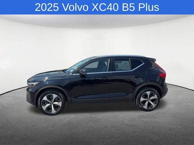 2025 Volvo XC40 B5 Plus Bright Theme