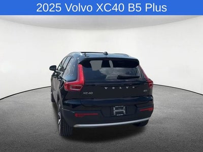 2025 Volvo XC40 B5 Plus Bright Theme