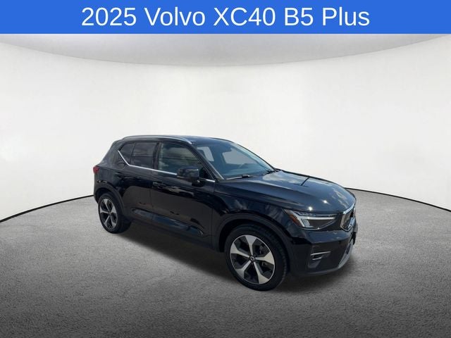 2025 Volvo XC40 B5 Plus Bright Theme