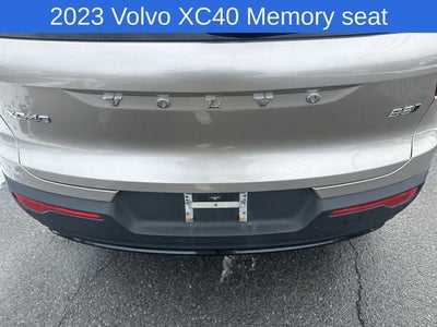 2023 Volvo XC40 B5 Plus Dark Theme