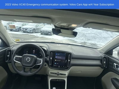 2023 Volvo XC40 B5 Plus Dark Theme