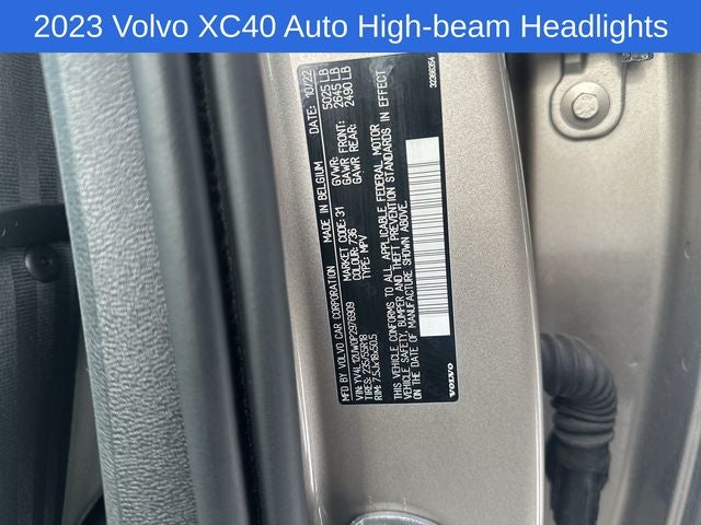 2023 Volvo XC40 B5 Plus Dark Theme