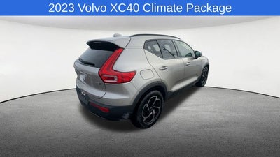 2023 Volvo XC40 B5 Plus Dark Theme